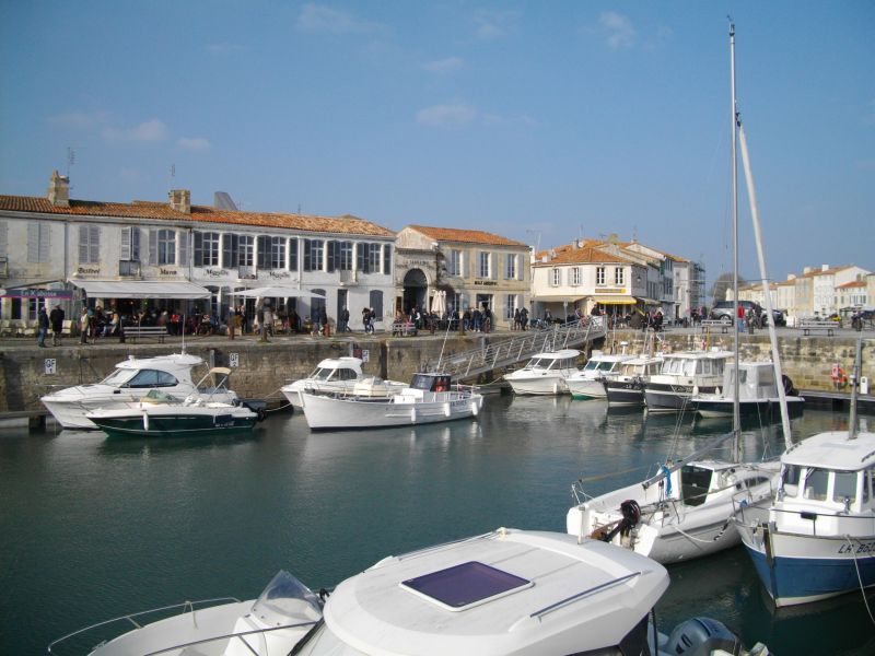 Photo 13: An accomodation located in Le Bois-Plage-en-Ré on ile de Ré.