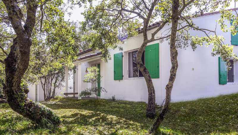 Photo 4: An accomodation located in Le Bois-Plage-en-Ré on ile de Ré.