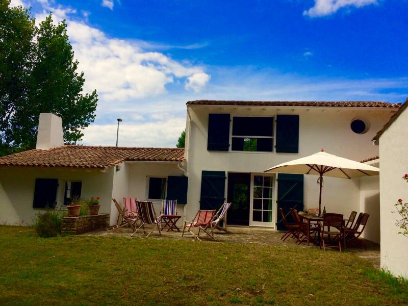 Photo 4: An accomodation located in Les Portes-en-Ré on ile de Ré.