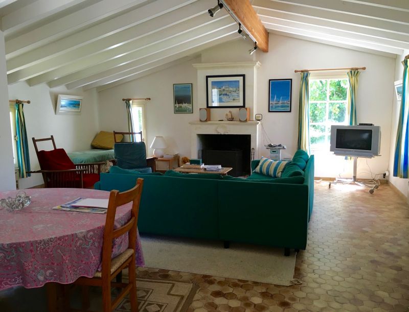 Photo 7: An accomodation located in Les Portes-en-Ré on ile de Ré.