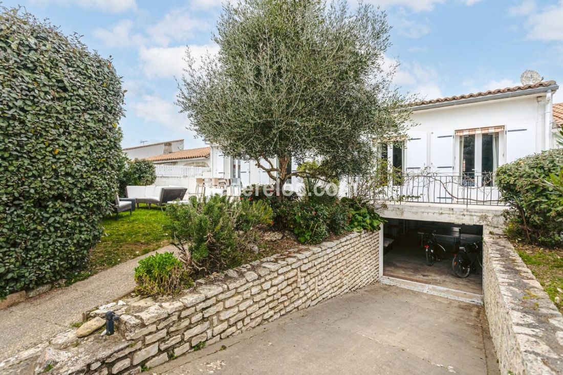 Photo 9: An accomodation located in Le Bois-Plage-en-Ré on ile de Ré.