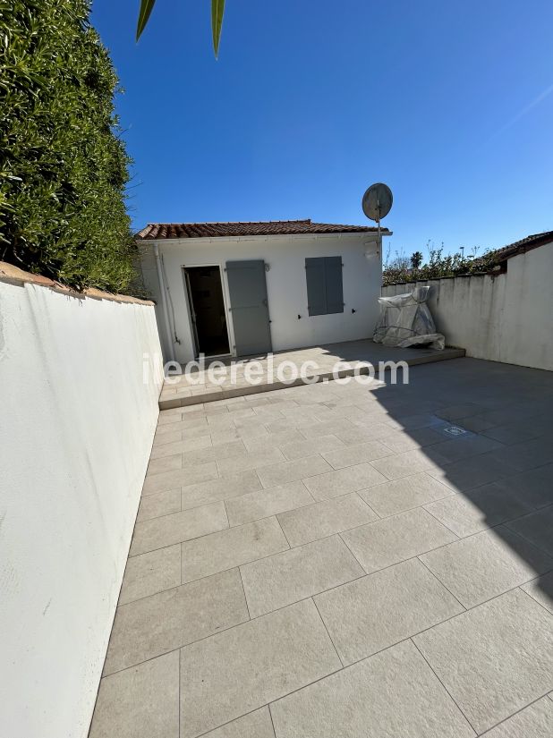 Photo 8: An accomodation located in La Couarde-sur-mer on ile de R&eacute;.