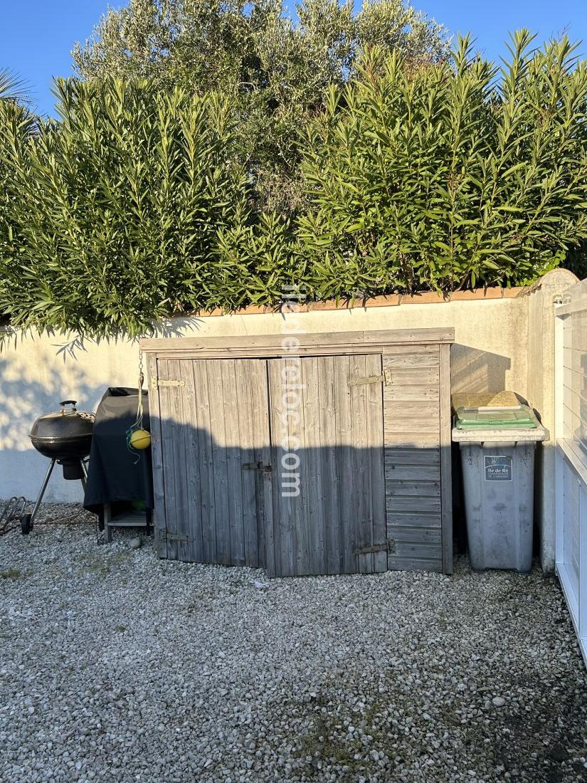 Photo 7: An accomodation located in La Couarde-sur-mer on ile de R&eacute;.