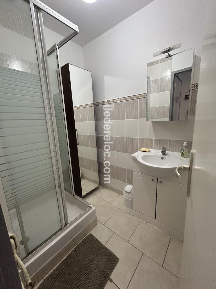 Photo 30: An accomodation located in La Couarde-sur-mer on ile de R&eacute;.