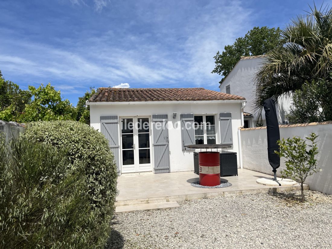 Photo 4: An accomodation located in La Couarde-sur-mer on ile de R&eacute;.