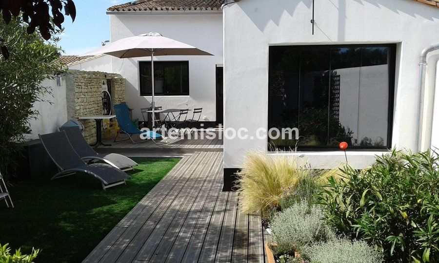 Photo 13: An accomodation located in Le Bois-Plage-en-Ré on ile de Ré.