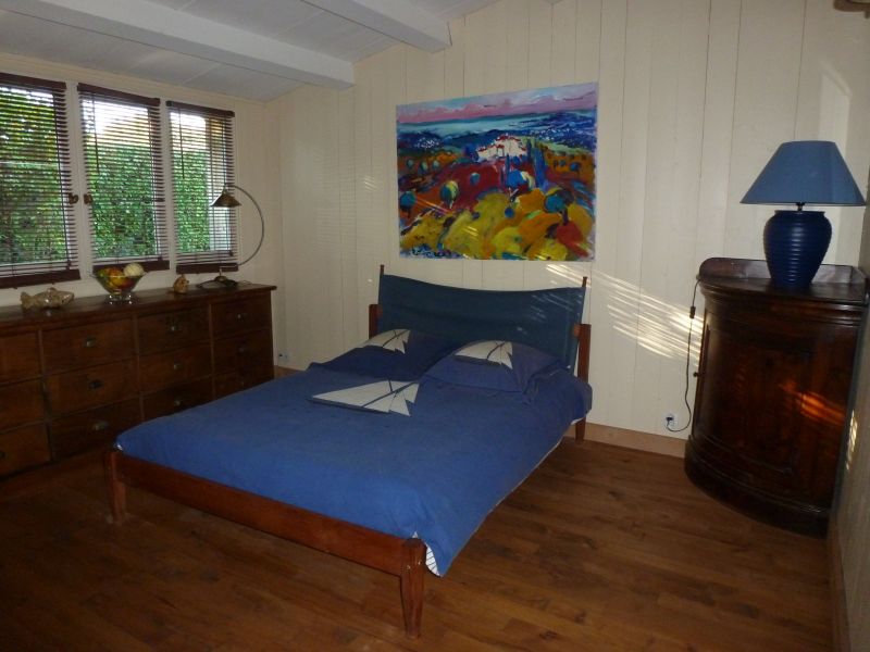 Photo 5: An accomodation located in La Couarde-sur-mer on ile de Ré.