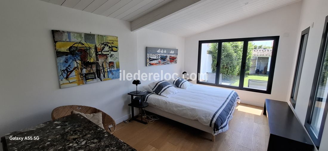 Photo 8: An accomodation located in La Couarde-sur-mer on ile de R&eacute;.