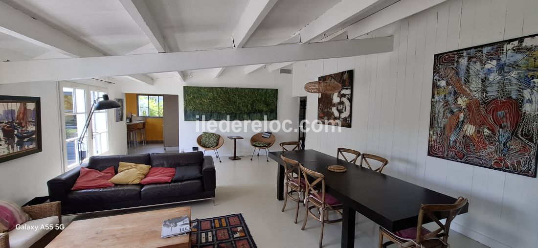 Photo 12: An accomodation located in La Couarde-sur-mer on ile de R&eacute;.