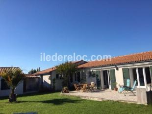 Ile de Ré:Large comfortable house with an independent wing, 150m2 of living space