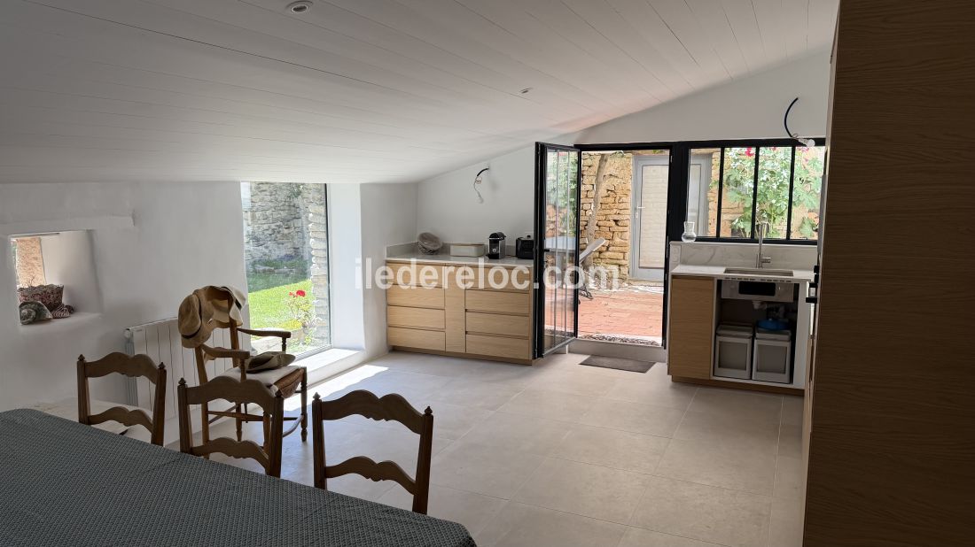 Photo 5: An accomodation located in Saint-Cl&eacute;ment-des-Baleines on ile de R&eacute;.