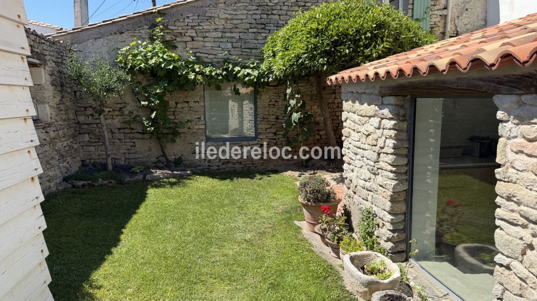 Photo 19: An accomodation located in Saint-Cl&eacute;ment-des-Baleines on ile de R&eacute;.