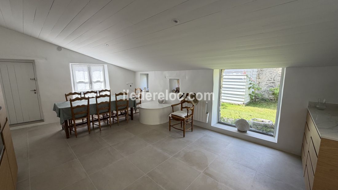 Photo 4: An accomodation located in Saint-Cl&eacute;ment-des-Baleines on ile de R&eacute;.