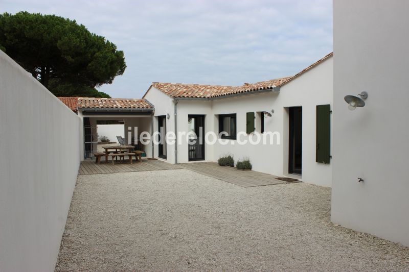 Photo 5: An accomodation located in Le Bois-Plage-en-Ré on ile de Ré.