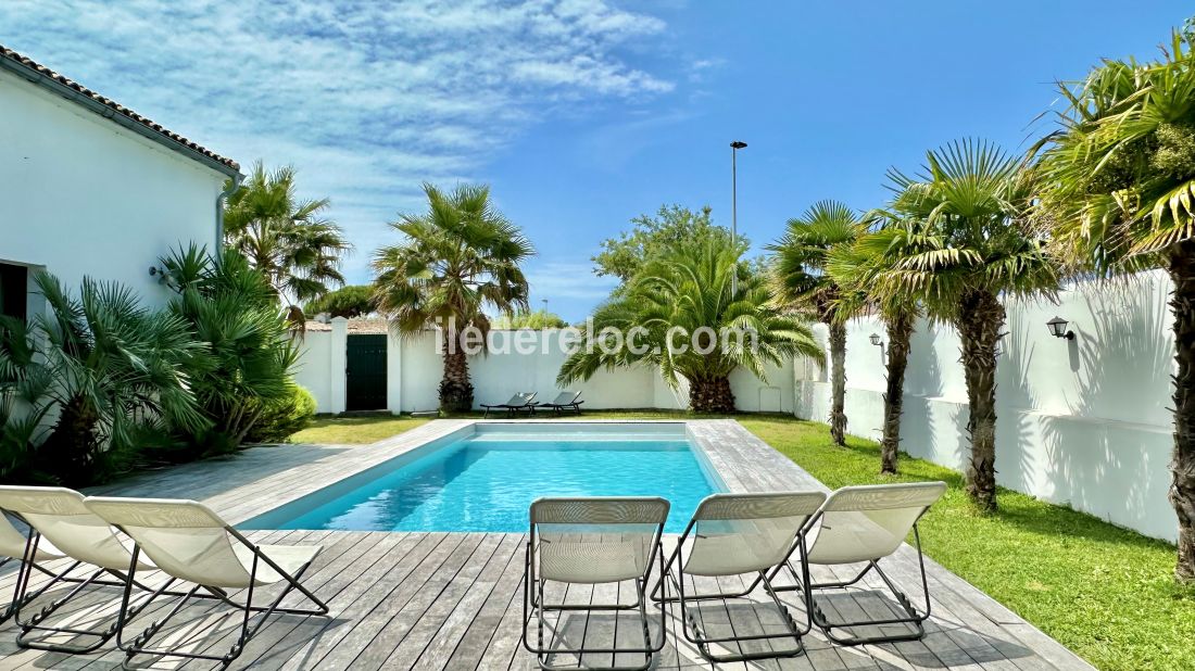 Photo 11: An accomodation located in La Couarde-sur-mer on ile de Ré.