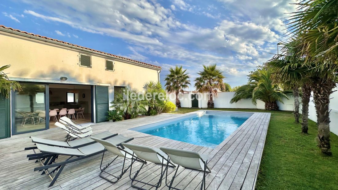 Photo 12: An accomodation located in La Couarde-sur-mer on ile de Ré.