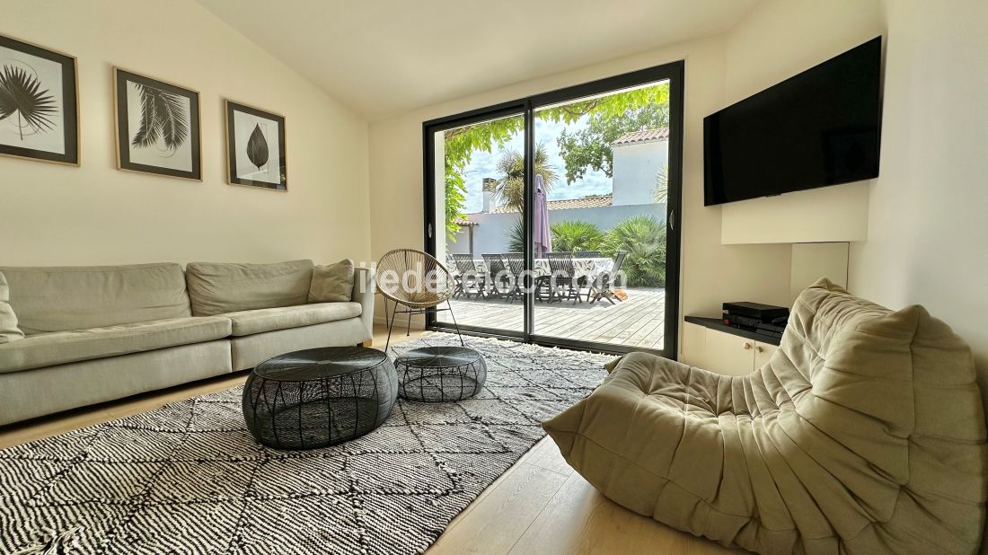 Photo 15: An accomodation located in La Couarde-sur-mer on ile de Ré.