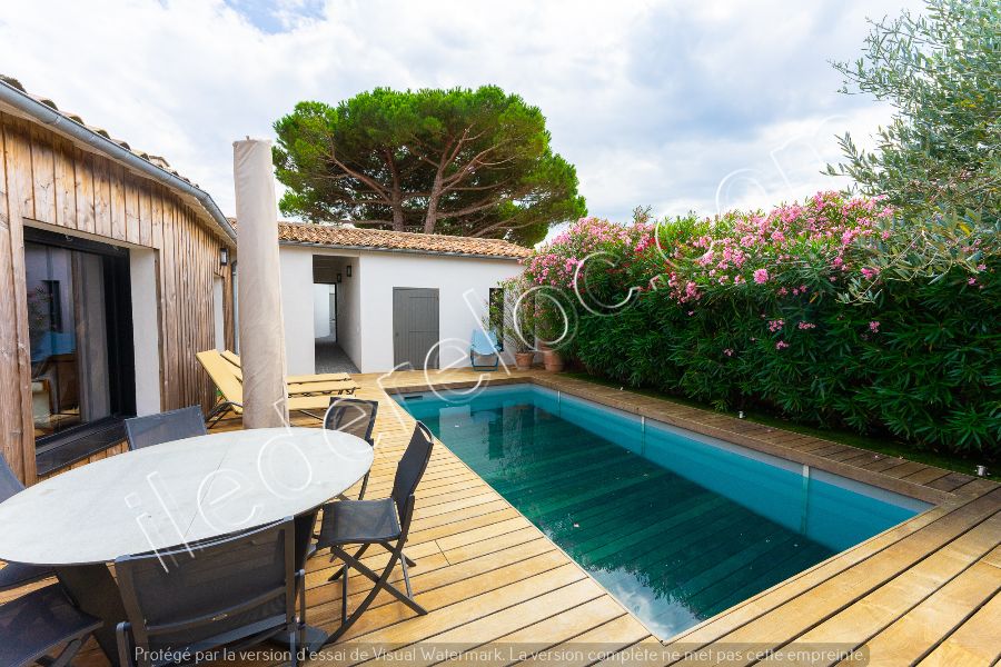 Photo 8: An accomodation located in Le Bois-Plage-en-Ré on ile de Ré.