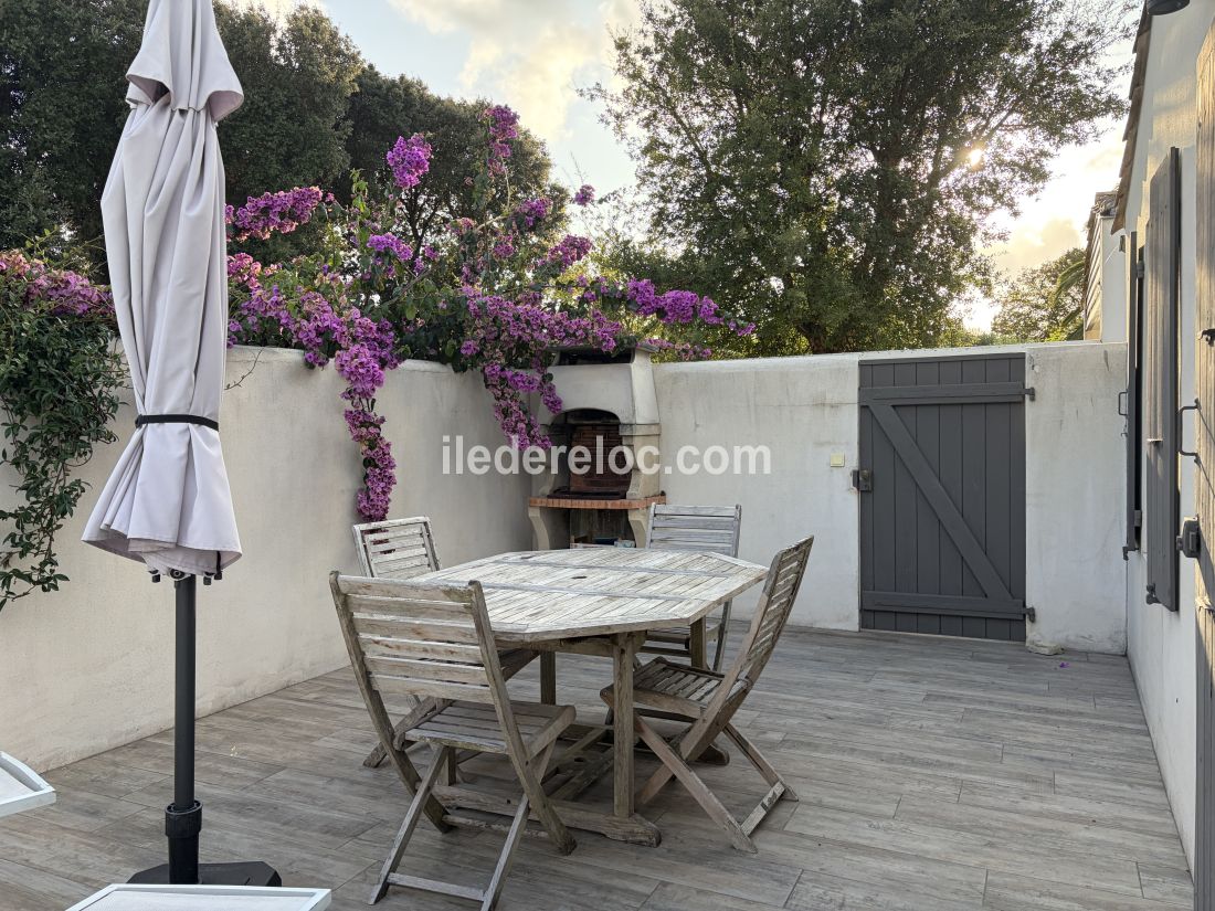 Photo 11: An accomodation located in La Flotte-en-R&eacute; on ile de R&eacute;.