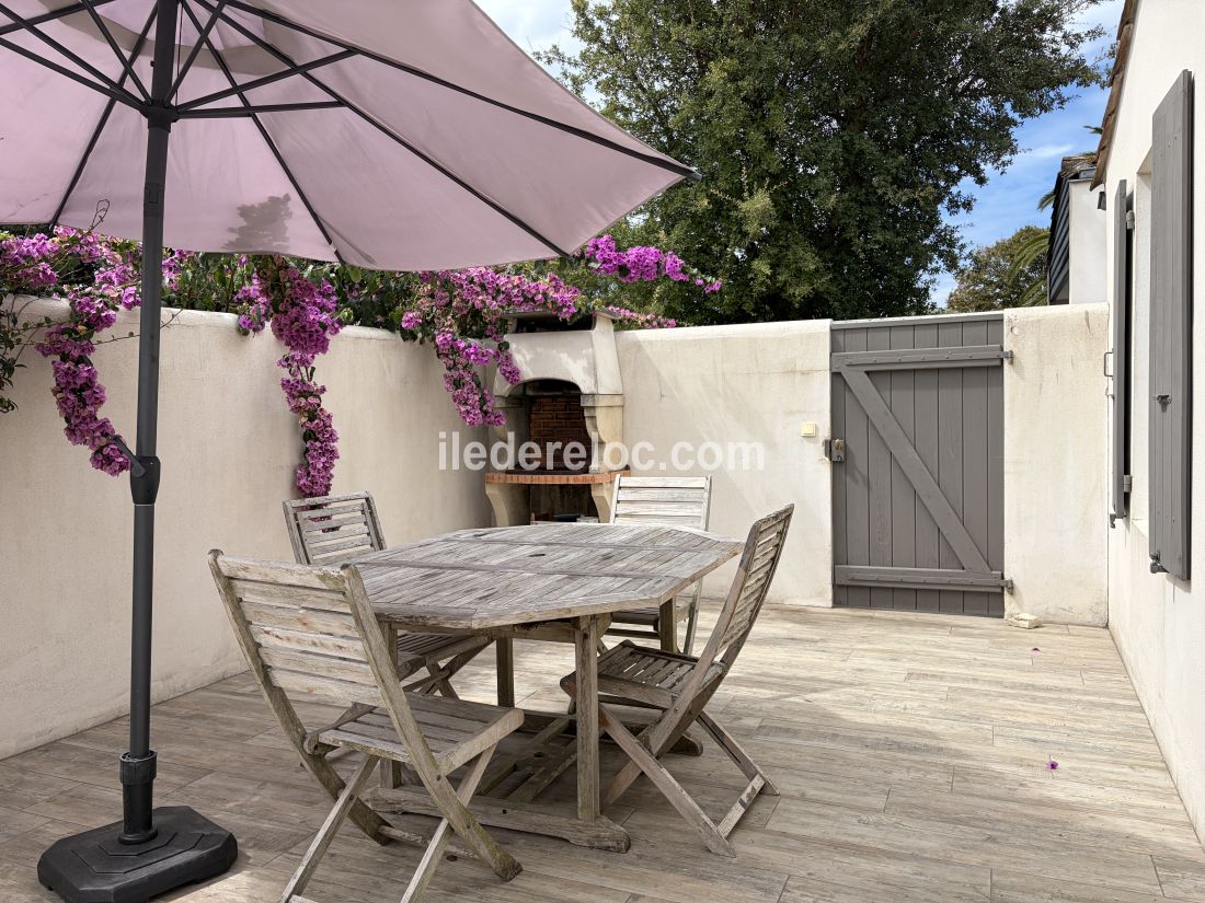 Photo 8: An accomodation located in La Flotte-en-R&eacute; on ile de R&eacute;.
