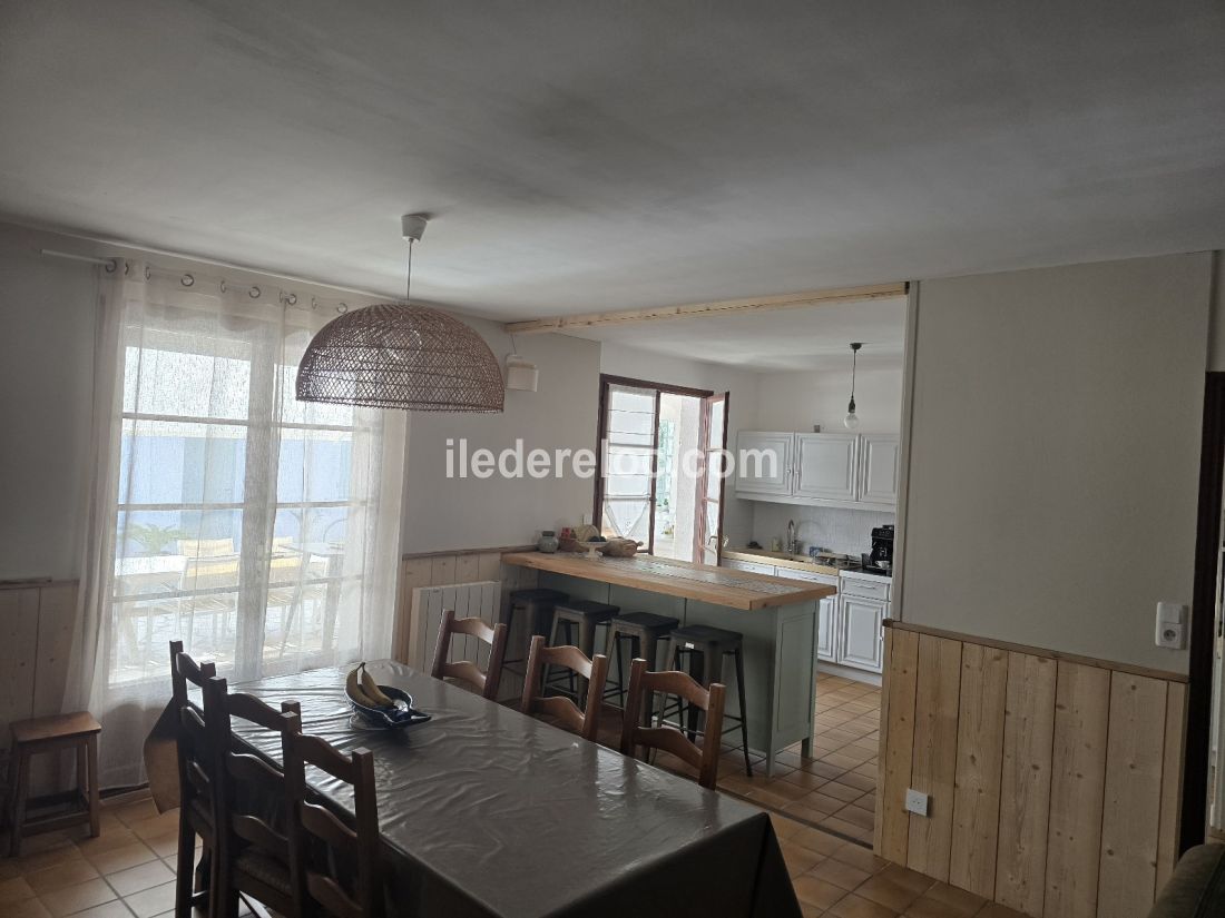 Photo 6: An accomodation located in Les Portes-en-R&eacute; on ile de R&eacute;.