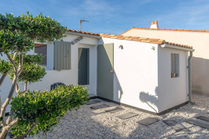 Photo 7: An accomodation located in La Flotte-en-Ré on ile de Ré.