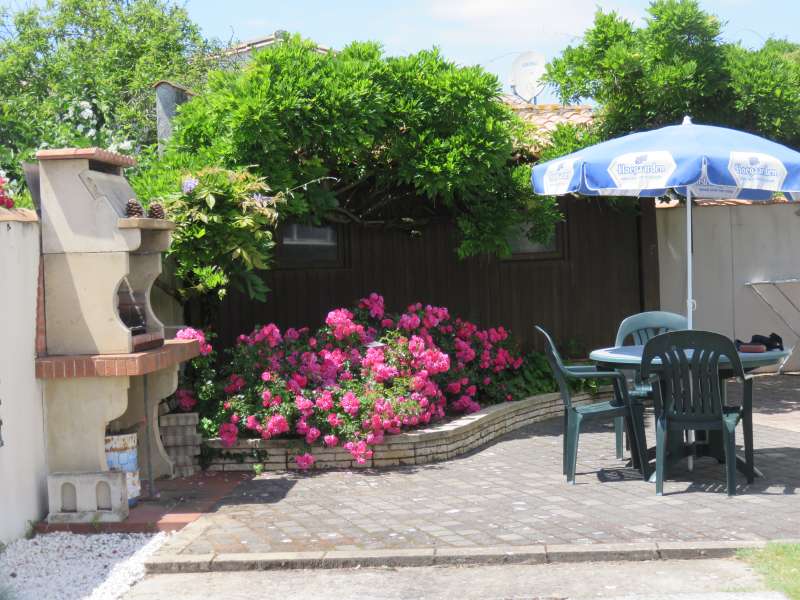 Photo 4: An accomodation located in Sainte-Marie-de-Ré on ile de Ré.