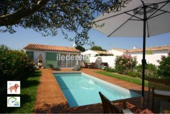 Ile de Ré:Between beach and village, beautiful villa with heated pool