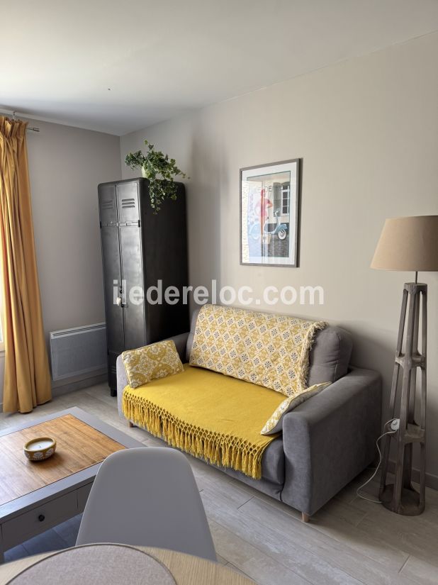 Photo 5: An accomodation located in Saint-Martin-de-R&eacute; on ile de R&eacute;.