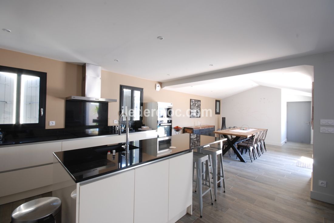 Photo 8: An accomodation located in Le Bois-Plage-en-R&eacute; on ile de R&eacute;.