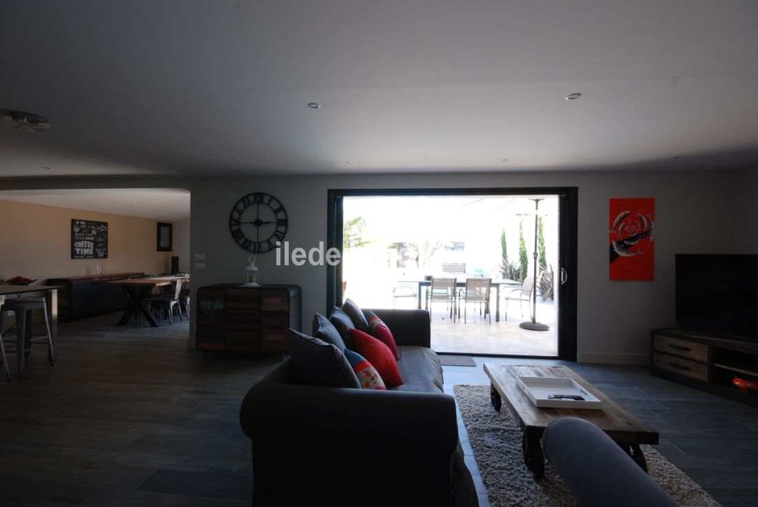 Photo 6: An accomodation located in Le Bois-Plage-en-R&eacute; on ile de R&eacute;.