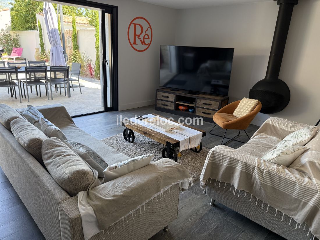 Photo 6: An accomodation located in Le Bois-Plage-en-R&eacute; on ile de R&eacute;.