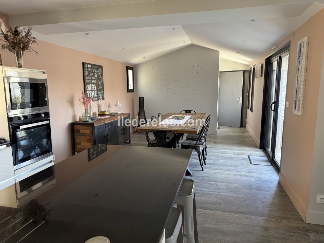 Photo 13: An accomodation located in Le Bois-Plage-en-R&eacute; on ile de R&eacute;.