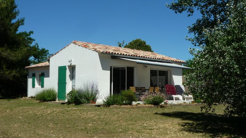 Photo 13: An accomodation located in Les Portes-en-Ré on ile de Ré.