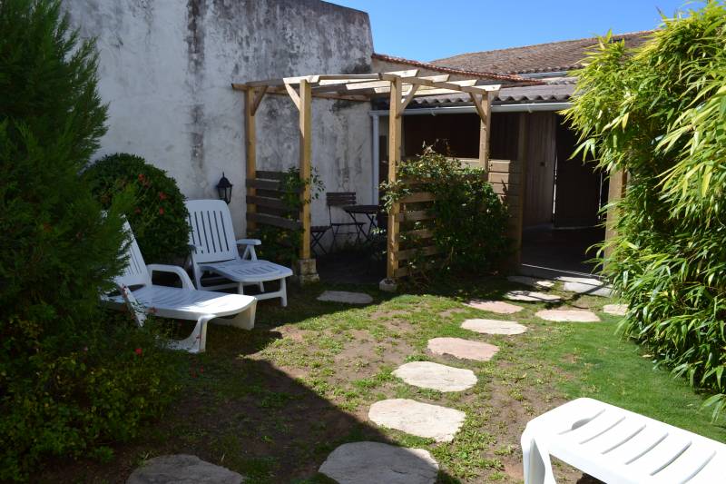 Photo 14: An accomodation located in La Flotte-en-Ré on ile de Ré.