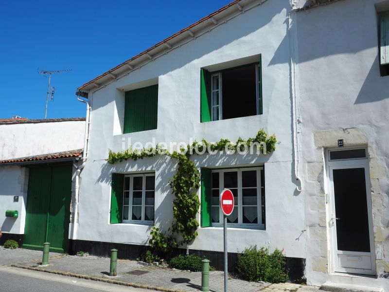 Photo 2: An accomodation located in La Flotte-en-Ré on ile de Ré.