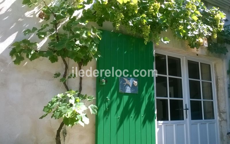 Photo 1: An accomodation located in La Flotte-en-Ré on ile de Ré.