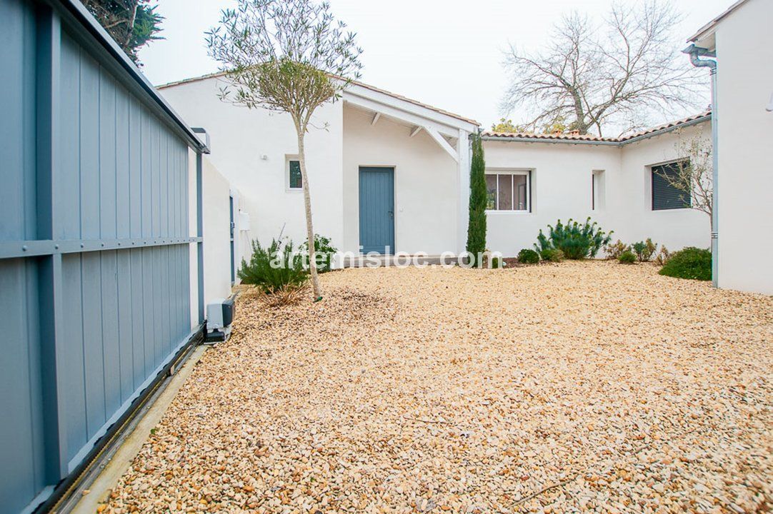 Photo 8: An accomodation located in La Flotte-en-Ré on ile de Ré.