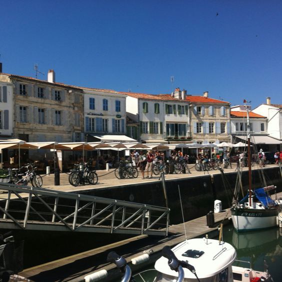 Photo 8: An accomodation located in La Flotte-en-Ré on ile de Ré.