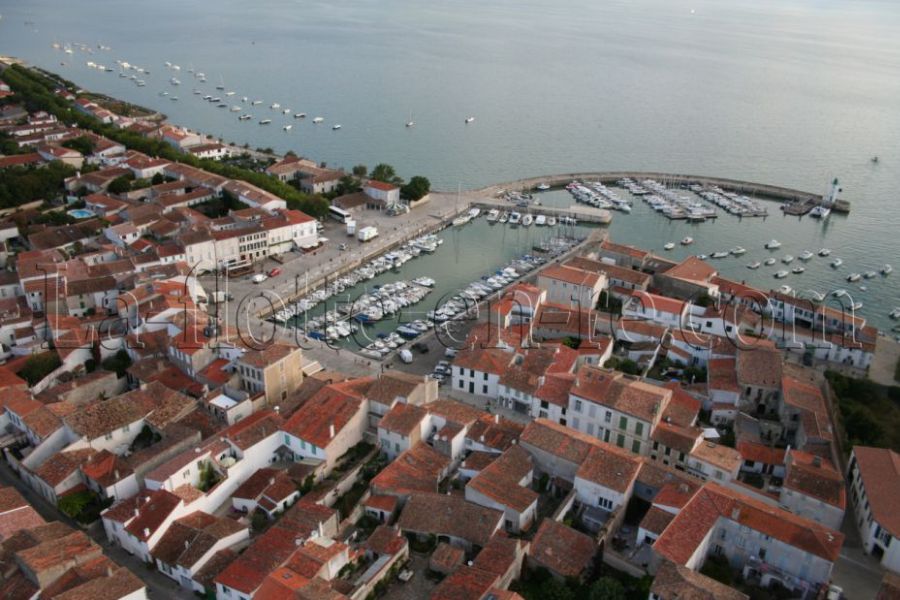 Photo 7: An accomodation located in La Flotte-en-Ré on ile de Ré.