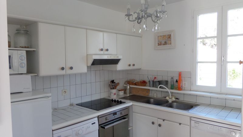 Photo 6: An accomodation located in Saint-Martin-de-Ré on ile de Ré.