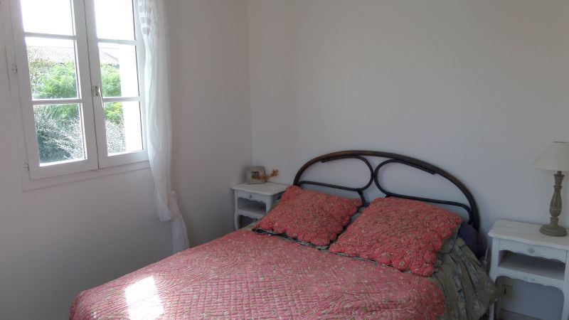 Photo 9: An accomodation located in Saint-Martin-de-Ré on ile de Ré.