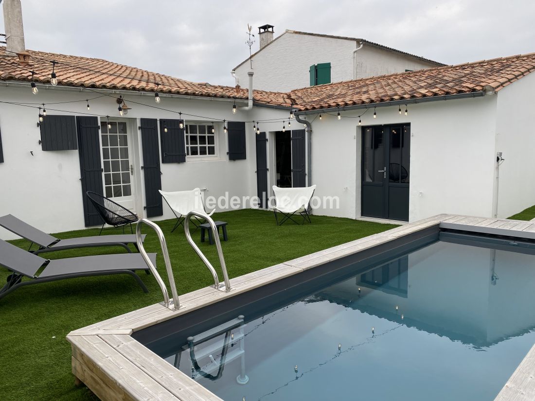 Photo 19: An accomodation located in La Couarde-sur-mer on ile de Ré.