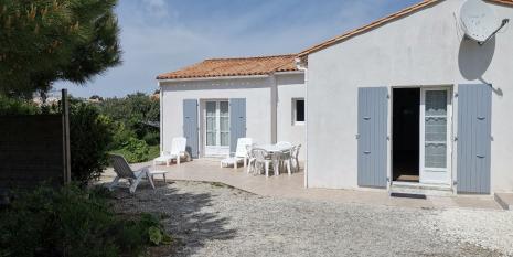 Ile de Ré:House in ars near the village