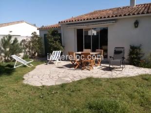 Ile de Ré:Comfortable house, well located, on one level, with large enclosed garden