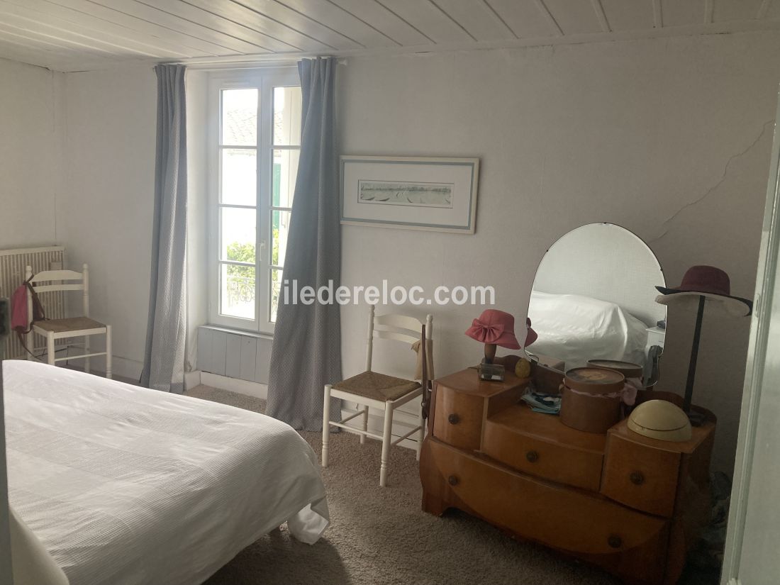 Photo 10: An accomodation located in La Couarde-sur-mer on ile de Ré.