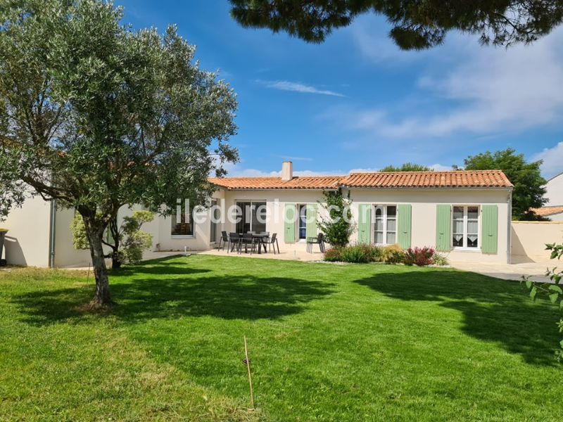 Photo 6: An accomodation located in Le Bois-Plage-en-Ré on ile de Ré.