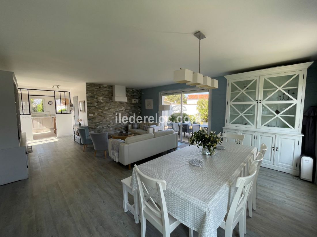 Photo 10: An accomodation located in La Couarde-sur-mer on ile de Ré.