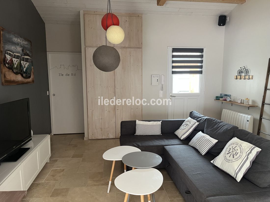 Photo 7: An accomodation located in Le Bois-Plage-en-Ré on ile de Ré.