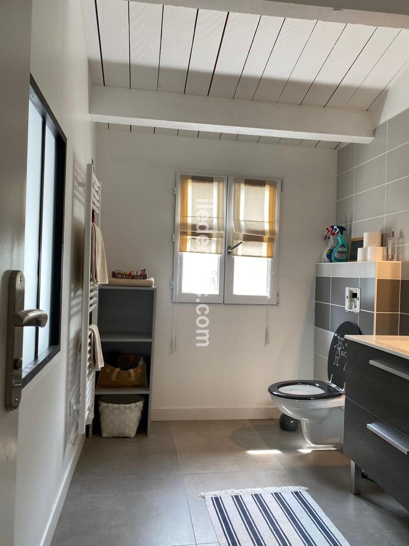 Photo 11: An accomodation located in Ars en R&eacute; on ile de R&eacute;.